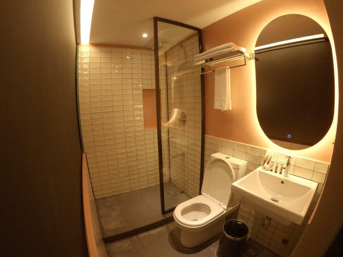 Citizen Hotel Мандалуйонг Экстерьер фото